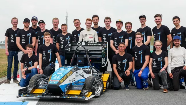 brs_motorsport_team_und_cordula_2019.jpg (DE)