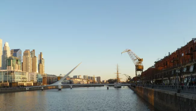 buenos_aires_hafen_20150913_foto_m._winzker_teasercut.jpg (DE)