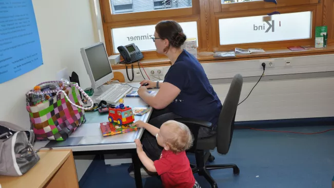 Eltern-Kind-Arbeitszimmer (DE)
