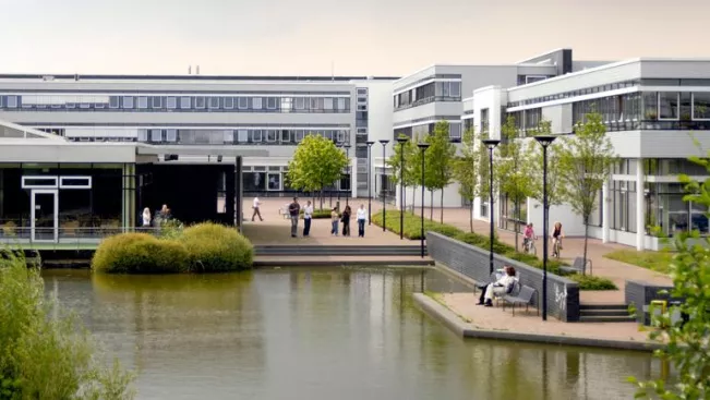 fb01-rhb-22-campus_see-bf.jpg (DE)