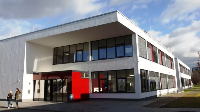 g_gebaeude_campus_rheinbach_20171127_foto_m._flacke_2_teasercut.jpg (DE)