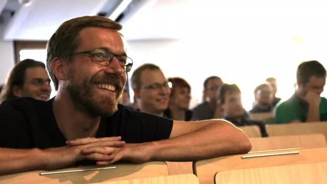 gi_vr_ar_workshop_sta_ivc_hoersaal_8_250150911_foto_j._kuestenmacher_img_7277_teasercut.jpg (DE)