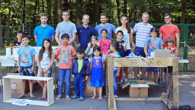 Kinderspielzeug-fuer-Fluechtlinge_FBEMT_20160719_Foto-Flessing_img_7655_edit.jpg (DE)