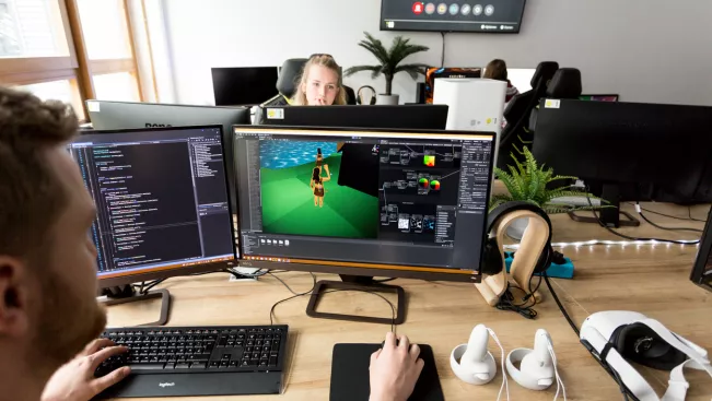 informatik_game_studio_sta_20220426_foto_eric_lichtenscheidt_18_fs22.jpg (DE)