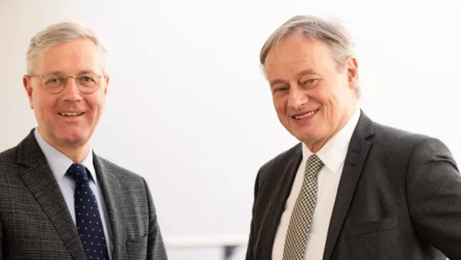 interview_roettgen_ihne_202003_foto_schmitz-mirene_teasercut.jpg (DE)