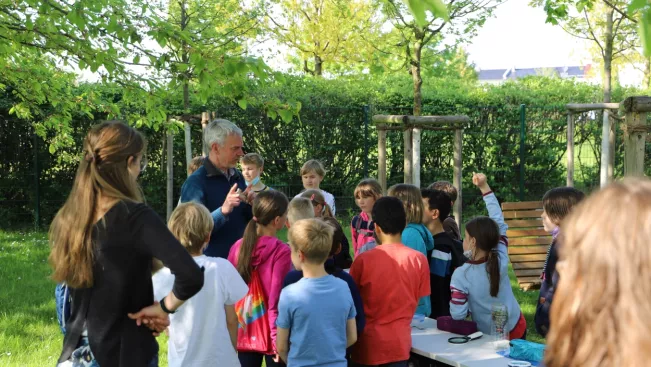 kinderuni_sta_gaertnern_umweltschutz_20220428_foto_juri_kuestenmacher_019.jpg (DE)