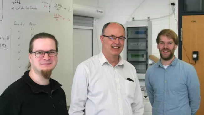 lernlabor_cybersicherheit_jonas_und_mitarbeiter_sta_inf_20180320_foto_j._kuestenmacher_09.jpg (DE)