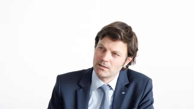 maierrigaud-remi_teasercut_interviewsituation_2020-05-15_foto_eva_tritschler_6949.jpg (DE)