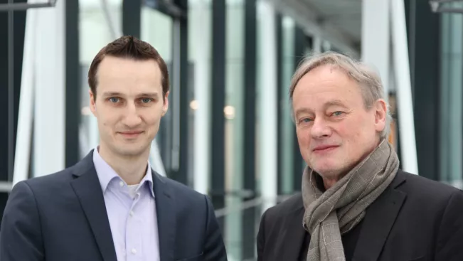 padilla-elmar_02_urkunde_teasercut_2020-02-02_foto_eva_tritschler_6784.jpg (DE)