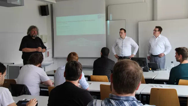 20160609_fbinf_it-kolloquium-automotive-sicherheitselektronik_6147.jpg (DE)