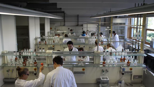 fb05_chemie_allgem.jpg (DE)