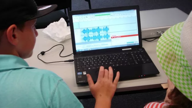 schuelerlabor_akustik_kuesgens_2016.jpg (DE)