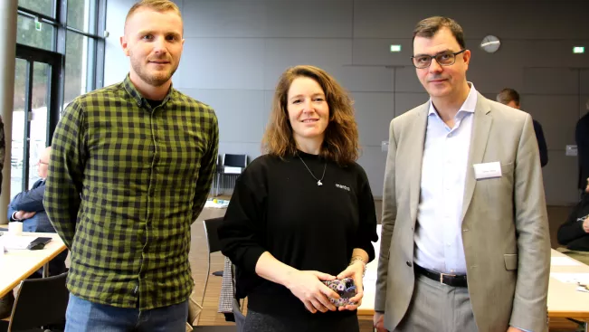 Tom Orzikowski von eyecandylab, Moderatorin Jennifer Schwanenberg(Alumna der Hochschule Bonn-Rhein-Sieg) und Thomas Nöttin von W&V©Beate Winterer(APB) (DE)