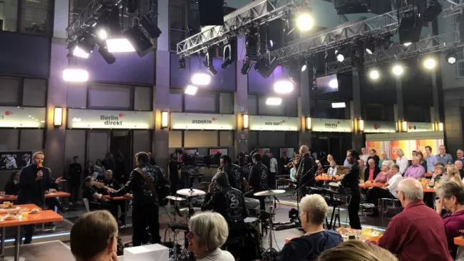 zdf-studio-moma-cafe-05_foto-jaqueline-prinz.jpg (DE)