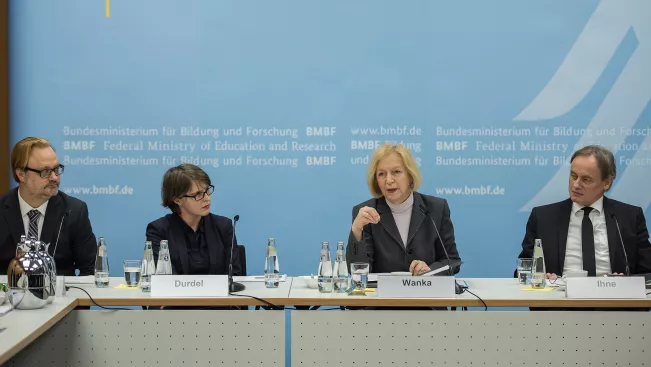 2016-03-09_pk_im_bmbf_foto_bmbf_hans-joachim_rickel.jpg (DE)