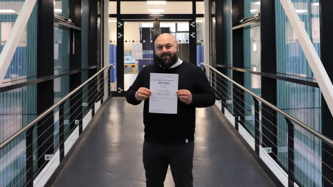 argang_ghadiri_auszeichnung_nachwuchsinnovationspreis_01_2022_pascal_kimmich.png (DE)