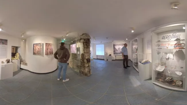ausstellung_wirtschaftspsychologie_tinyplanet_ofenkaulberg_foto_daniel_assmus_schnitt_01.jpg (DE)
