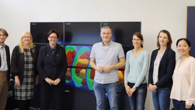 besuch_kate_roth_macquerie_university_gruppenbild_201909_foto_juri_kuestenmacher_teasercut.jpg (DE)