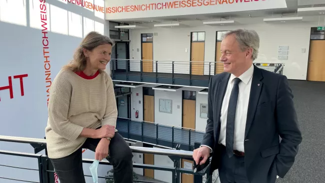 eva_tritschler_hartmut_ihne_1_dezember_2021.jpg (DE)