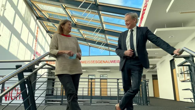 eva_tritschler_hartmut_ihne_2_dezember_2021.jpg (DE)