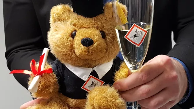 fb05_boom_bear_nach_erfolgreicher_verteidigung_fuer_kostyantin_konstantynovski.jpg (DE)