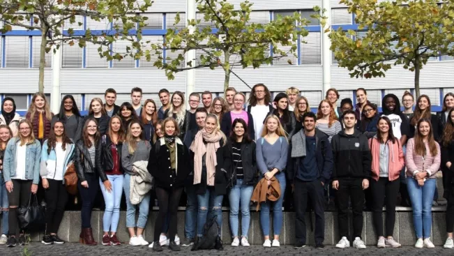 foto_2._jahrgang_ib_studiengang.jpg (DE)