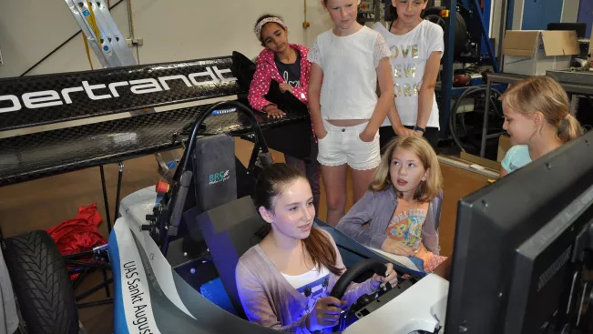 gettogether_2016_rennauto.jpg (DE)