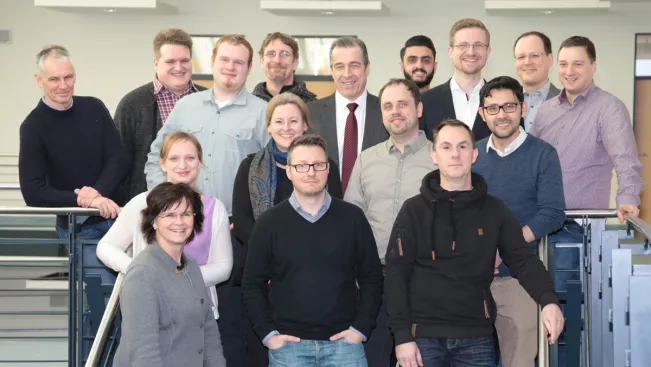 its-gruppenfoto-quer.jpg (DE)