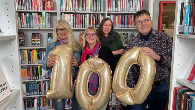 jubilaeum_bibliothek_herkenhoehner_patt-bohlscheid_richter_linden_april_2022_2_foto_daniela_greulich.jpg (DE)