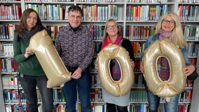 jubilaeum_bibliothek_herkenhoehner_patt-bohlscheid_richter_linden_april_2022_3_foto_daniela_greulich.jpg (DE)