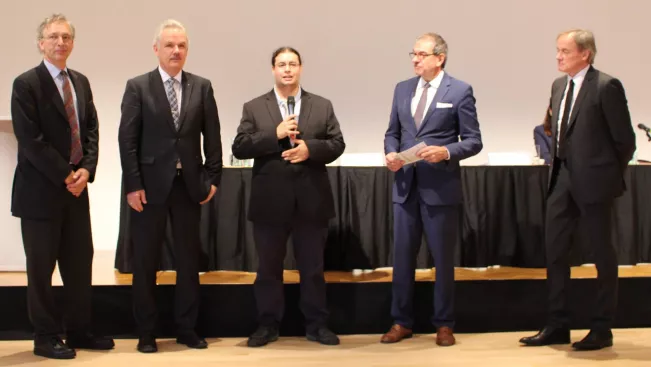 Mathias Valdenegro während der Absolventenfeier 2015 (DE)