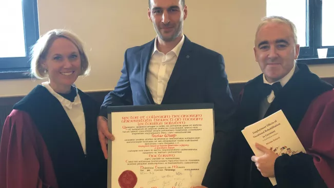 nicolas_echarti-cathal_donoghue-november_2019-quer.jpg (DE)