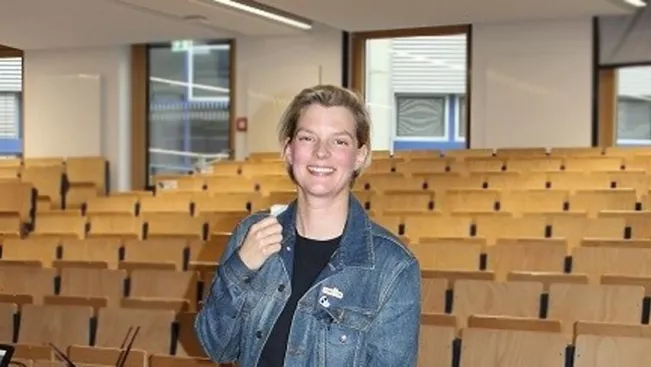 Ringvorlesung-EMT_18-19_Laura-Kampf.jpg (DE)