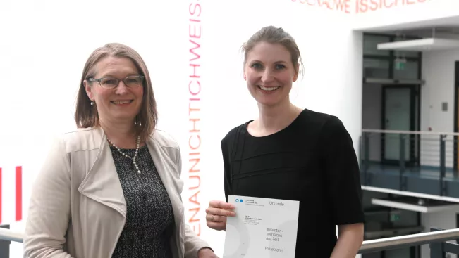 schuhmann_ianiro-dahm_urkunde_sta_20170322_foto_e._tritschler_5751.jpg (DE)