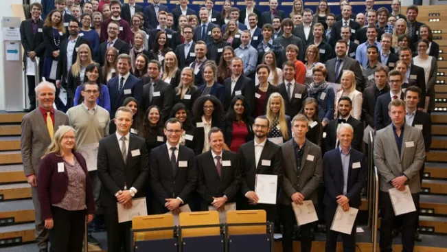 stipendienfeier2016_72_eva_tritschler_20161207_4477_beschnitten_fuer_nl.jpg (DE)