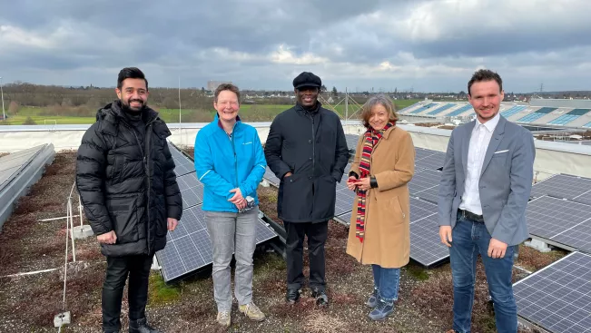 treffen_mit_hochschulvertretern_aus_ruanda_rone_yousif_tanja_clees_fabien_hagenimana_luciana_stortoni_fabian_tenk_februar_2022_foto1_daniela_greulich.jpg (DE)