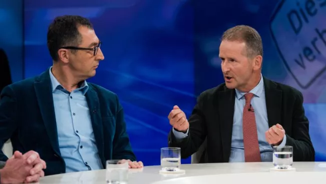 zdf-studio_68148-30-11_zdf-jule-roehr.jpg (DE)