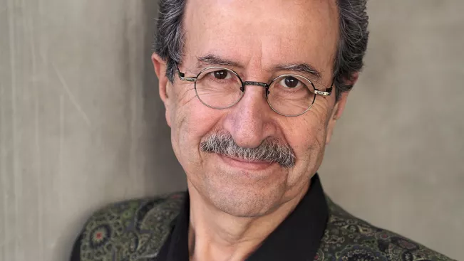 portrait_rafik_schami_201503_foto_peter-andreas_hassiepen.jpg (DE)