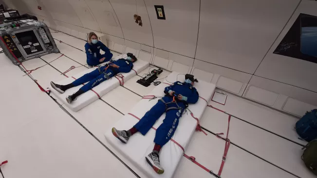 probanden_u_versuchsleitung_waehrend_der_hyper-g-phase_2020-11-04_foto_nils_bury_084120.jpg (DE)