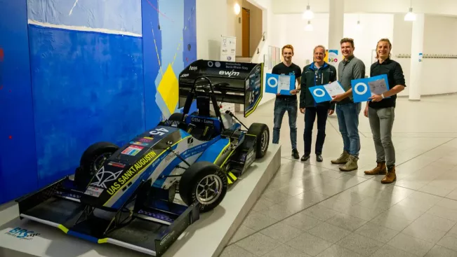 saisonabschluss_20211118_racing_engineer_zertifikat_foto_brs_motorsport.jpg (DE)