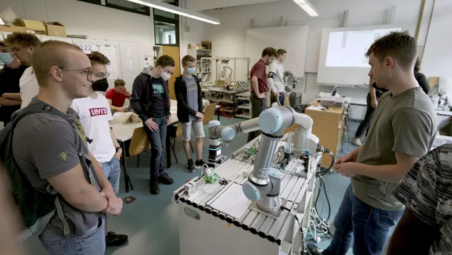 tdop_2022_893_roboterlab_16-9 (DE)