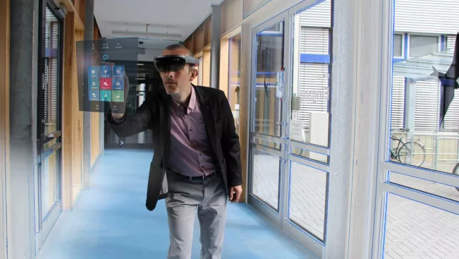 20170608_fbinf_ernst_hololens.jpg (DE)