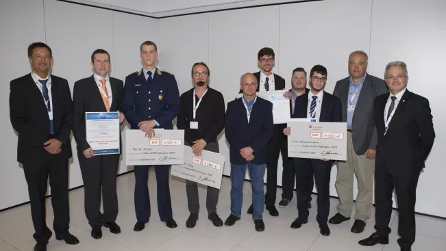 20170907_fbinf_afcea_studienpreis_hagg_91q1102.jpg (DE)