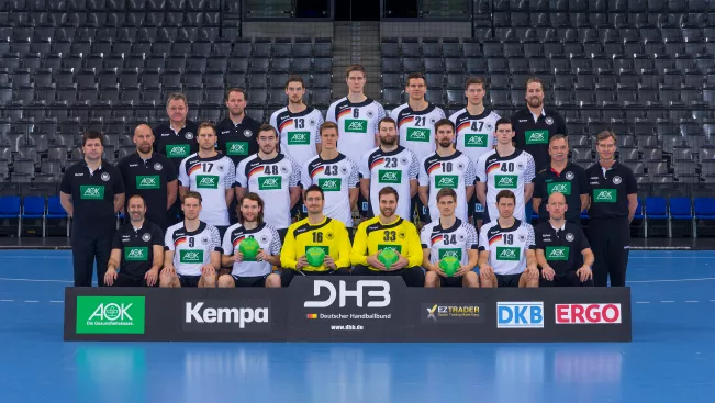 dhb_team_herren_mit_kurt_steuer_2016_foto_foto_sascha_klahn_dhb.jpg (DE)