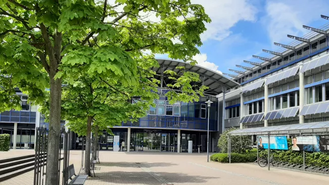 h-brs_campus_sankt_augustin_teasercut_k.png (DE)