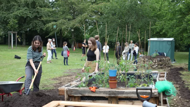 neis_gartenfreitag_teasercut_2021-07-09_foto_eva_tritschler_7170.jpg (DE)