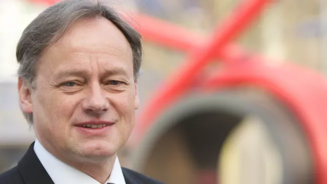 praesident_hartmut_ihne_portraet_20120329_foto_j._heupel_img_001_teasercut.jpg (DE)