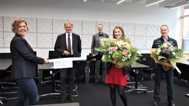 tag_der_lehre_2020_lehrpreis_an_ianiorodahm_und_reith_foto_eva_tritschler_0225.jpg (DE)
