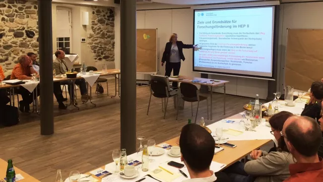 tree_tagung_vortrag_haus_schlesien_20150915_foto_steinhaus.jpg (DE)