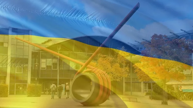 ukrainische_flagge_ueber_campus_sta_2022_grafik_martin_schulz_teasercut.jpg (DE)